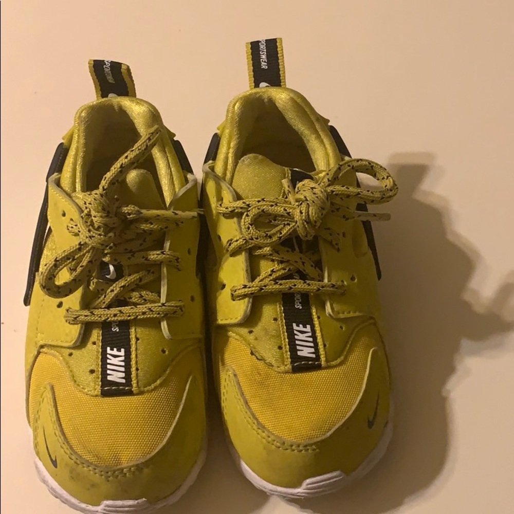 Toddler huaraches size 8C...used...